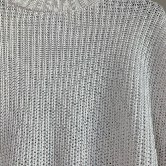 Cable knit Sweater Size Small - Picture 4 of 6